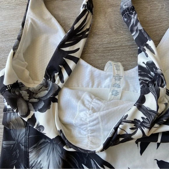 LULULEMON Aria Tank II Brisk Bloom Black White - Picture 6 of 14